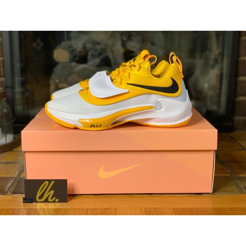 Size 13 Nike Giannis Zoom Freak 3 TB “University Gold/ Amarillo” Basketball Snea